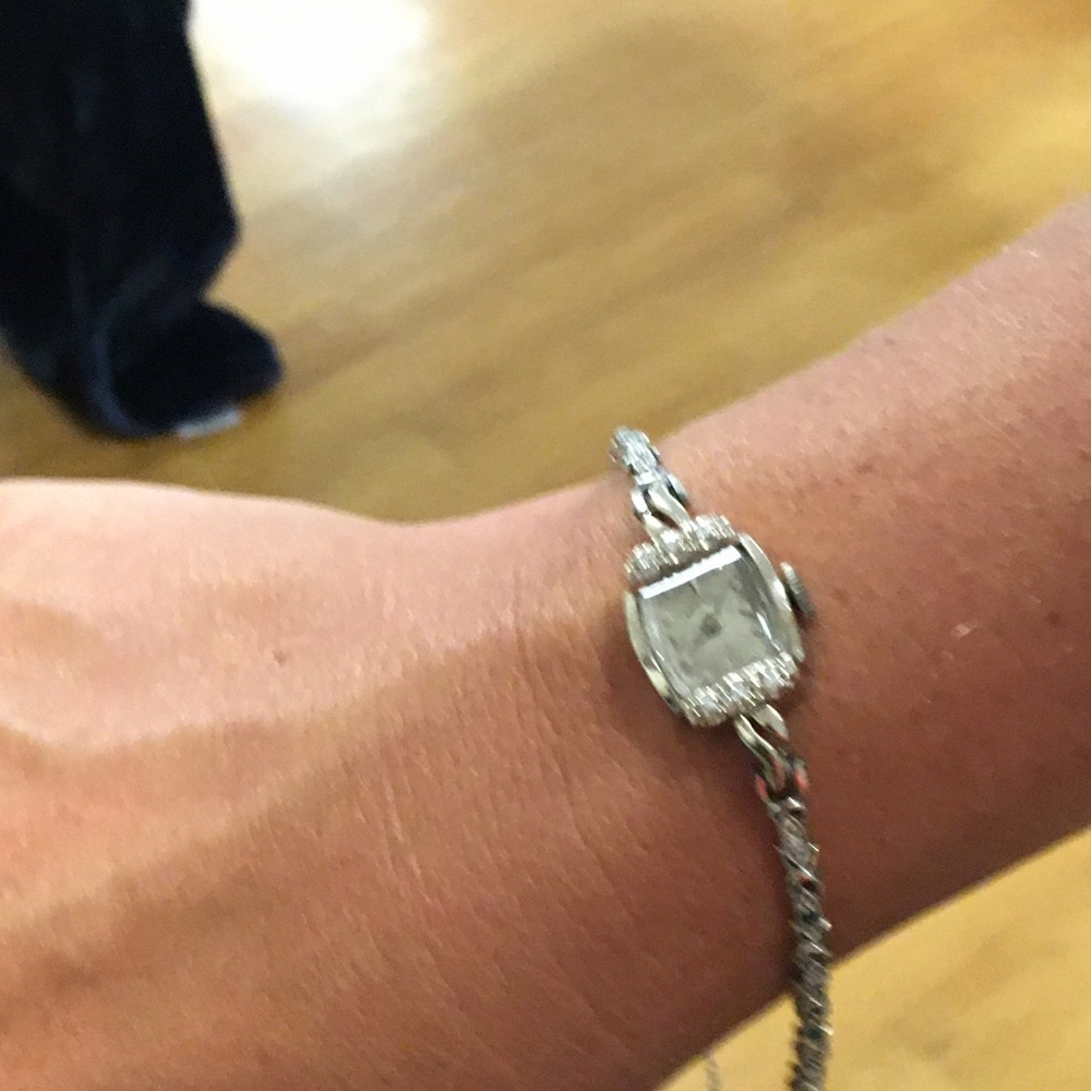 *Vintage 14K Hamilton Diamond & Emerald Watch with jewel-studded 14K watchband - Picture 8 of 10